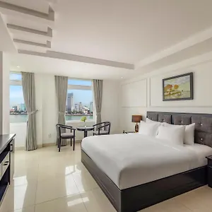 Kay - Near Dragon Bridge Hotel Da Nang